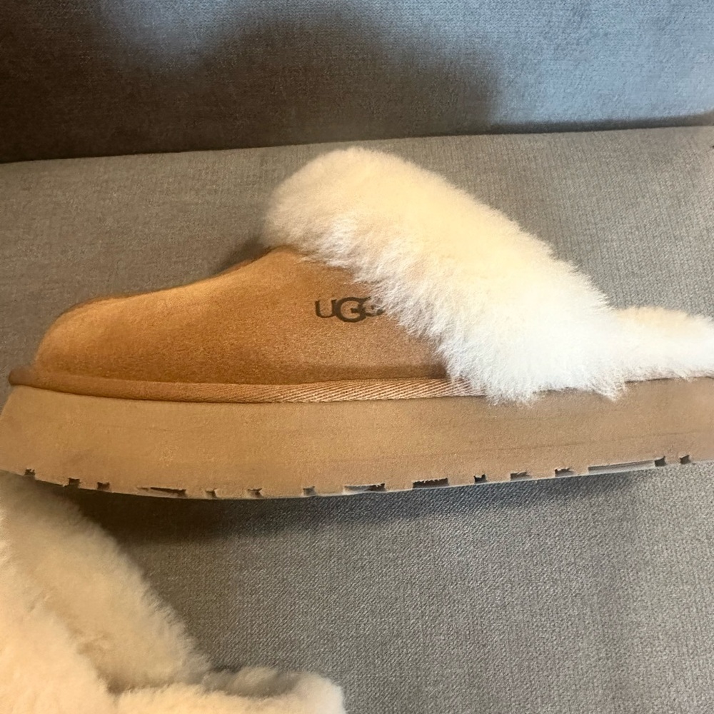 UGG Women's Cozy Tan and Cream Slippers